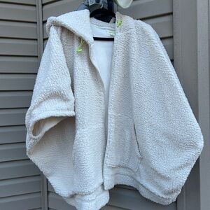 Aerie American eagle Sherpa Hood jacket coat  cape fleece Medium cream like new
